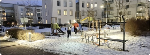 Suunnistajat pihalla